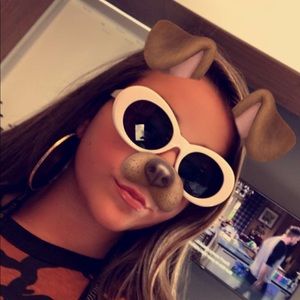 Meet your Posher, Avery